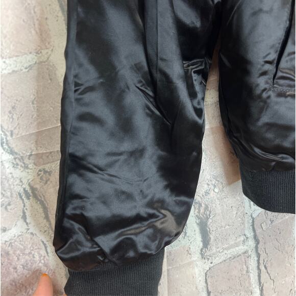 Vintage 90’s Unisex Mohegan Sun Reversible Black/Gold Men Jacket Sz M - Picture 10 of 12